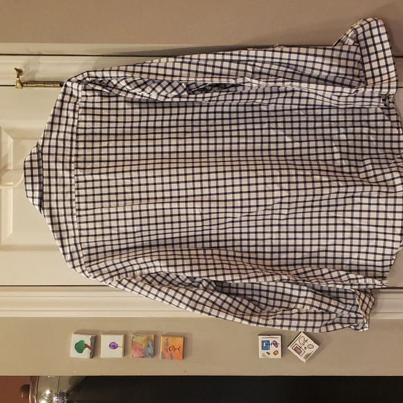 Button down - Picture 2 of 4